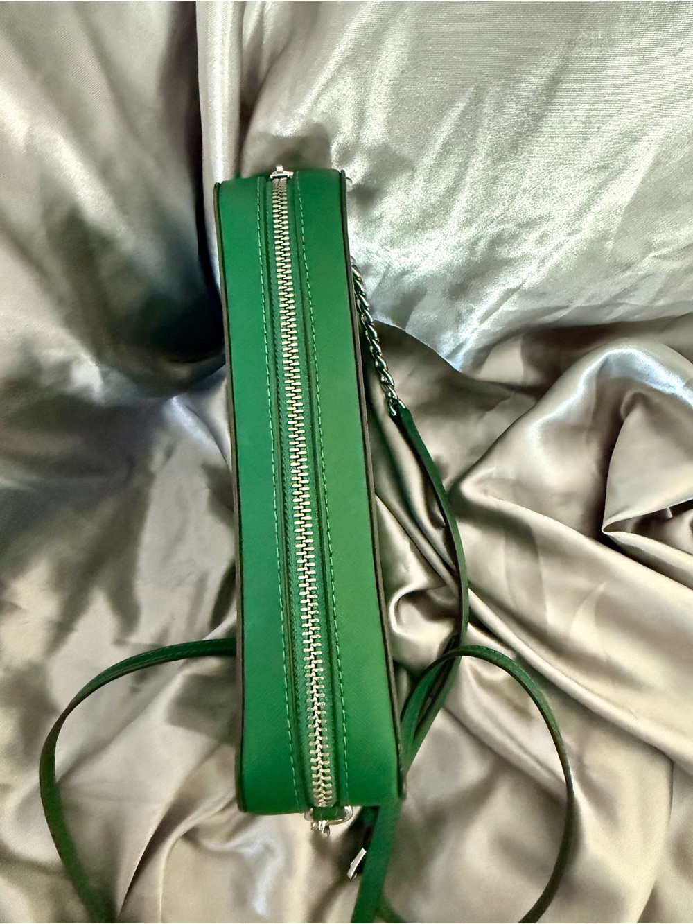 Michael Kors Jet Set Crossbody Bag - Picture 4 of 7